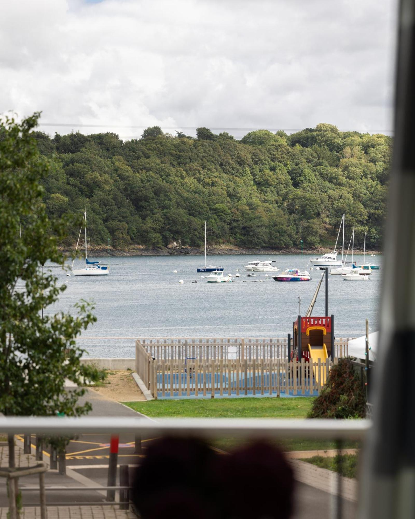 Gite Du Port Sur La Presqu'Ile De Lézardrieux Exterior foto